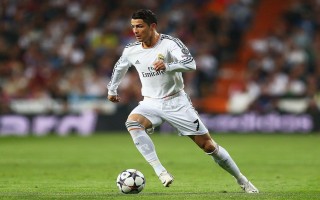 海星体育网址-剑南春杯激战，弗赖堡1-1十人多特蒙德，本塞拜尼闪电破僵，霍勒飘逸扳平救主